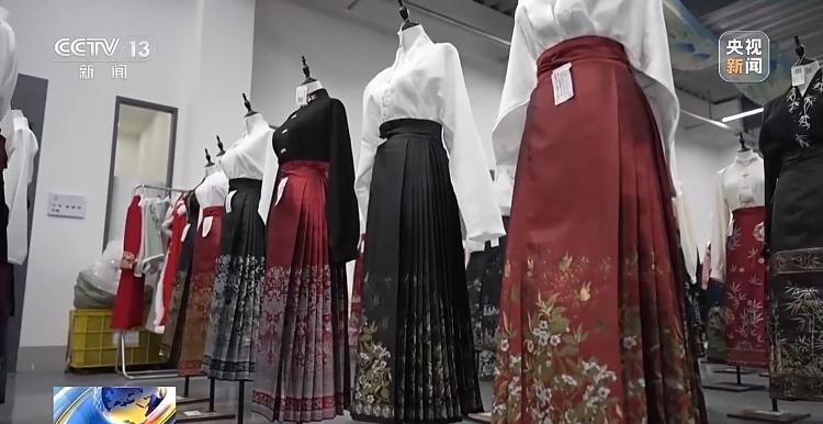曹县卖了3亿多元的汉服为啥这么抢手？出圈秘籍来了(图2)